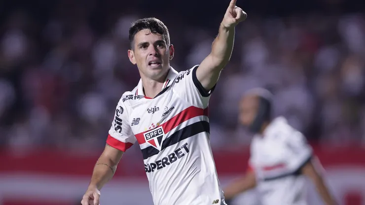 SP - SAO PAULO - 26/01/2025 - PAULISTA 2025, SAO PAULO X CORINTHIANS - Oscar jogador do Sao Paulo comemora seu gol durante partida contra o Corinthians no estadio Morumbi pelo campeonato Paulista 2025. Foto: Ettore Chiereguini/AGIF