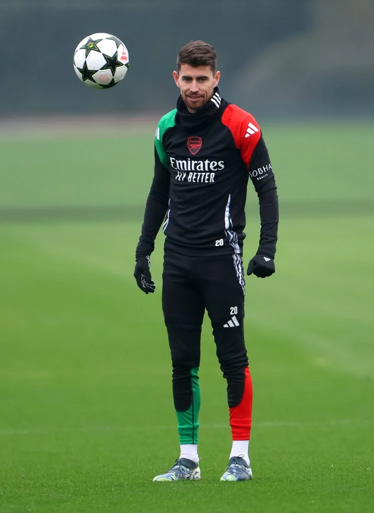 LONDON COLNEY, ENGLAND – NOVEMBER 05: Jorginho of Arsenal looks on during the UEFA Champions League 2024/25 League Phase MD4 training session at Sobha Realty Training Centre on November 05, 2024 in London Colney, England. (Photo by Alex Pantling/Getty Images)
