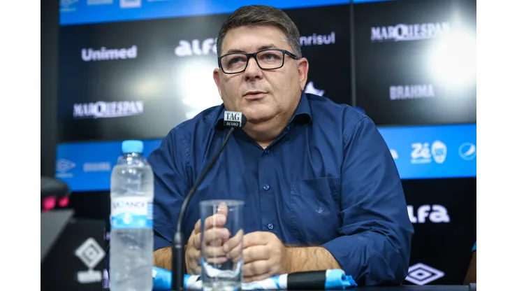 FOTO: LUCAS UEBEL/GREMIO FBPA - Alexandre Rossato durante coletiva no Grêmio.