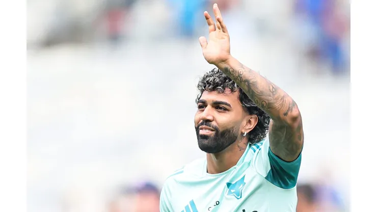 Gabigol em aquecimento antes de partida pelo Cruzeiro. Foto: Gilson Lobo/AGIF