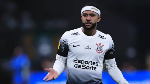 Memphis Depay jogador do Corinthians durante partida contra o Palmeiras no estádio Arena Allianz Parque pelo campeonato Paulista 2025. Foto: Ettore Chiereguini/AGIF