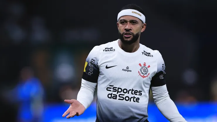 Memphis Depay jogador do Corinthians durante partida contra o Palmeiras no estádio Arena Allianz Parque pelo campeonato Paulista 2025. Foto: Ettore Chiereguini/AGIF