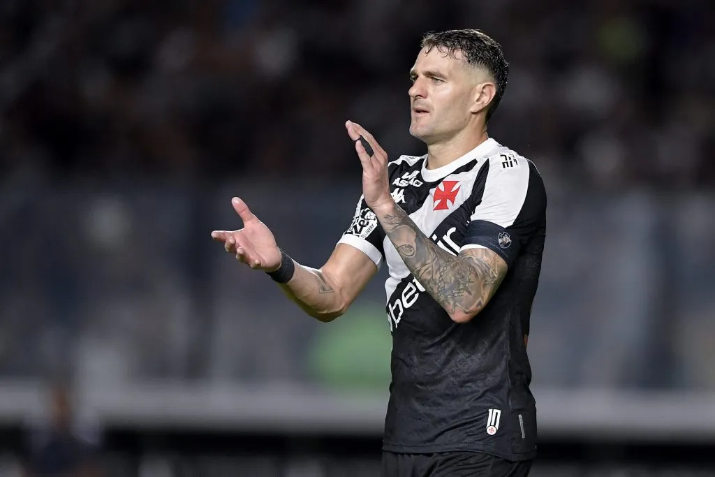 Vegetti jogador do Vasco durante partida contra o Botafogo no estadio Sao Januario pelo campeonato Carioca 2025. Foto: Thiago Ribeiro/AGIF