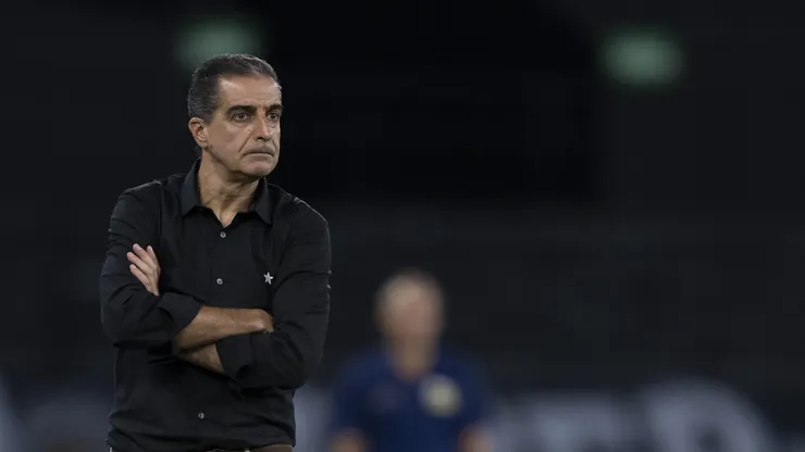Renato Paiva técnico do Botafogo durante partida contra o Novorizontino no estádio Engenhão pelo campeonato Amistoso. Foto: Jorge Rodrigues/AGIF