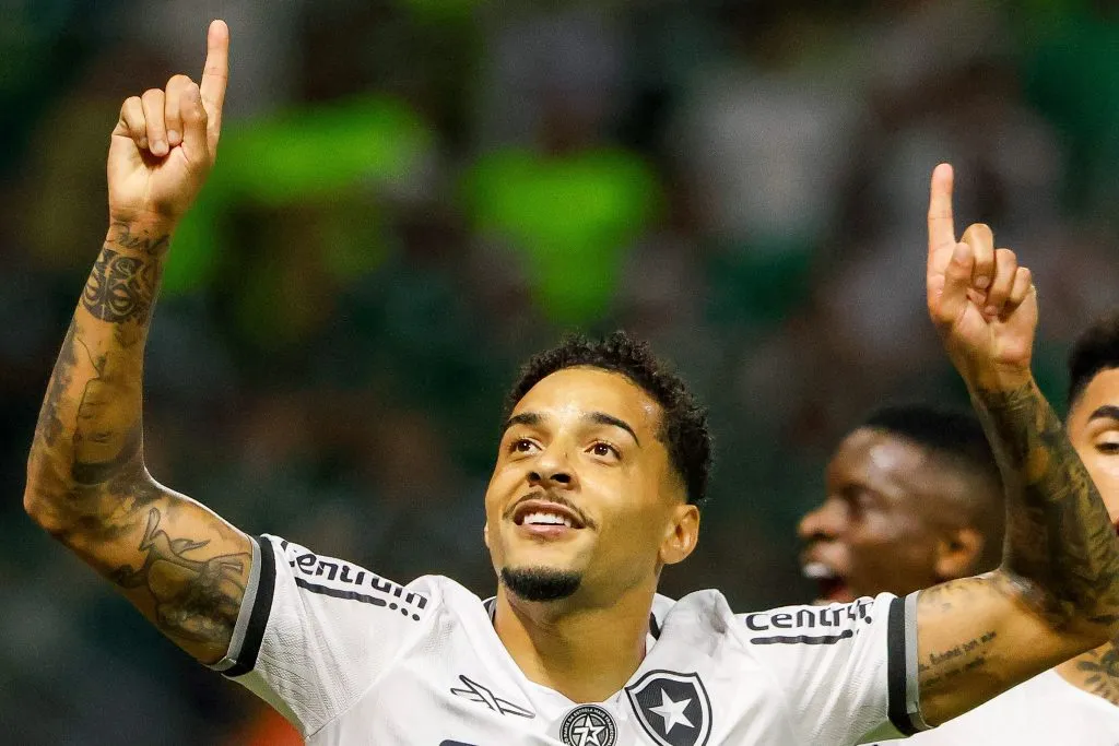 SP – SAO PAULO – 26/11/2024 – BRASILEIRO A 2024, PALMEIRAS X BOTAFOGO – Gregore jogador do Botafogo comemora seu gol durante partida contra o Palmeiras no estadio Arena Allianz Parque pelo campeonato Brasileiro A 2024. Foto: Joisel Amaral/AGIF