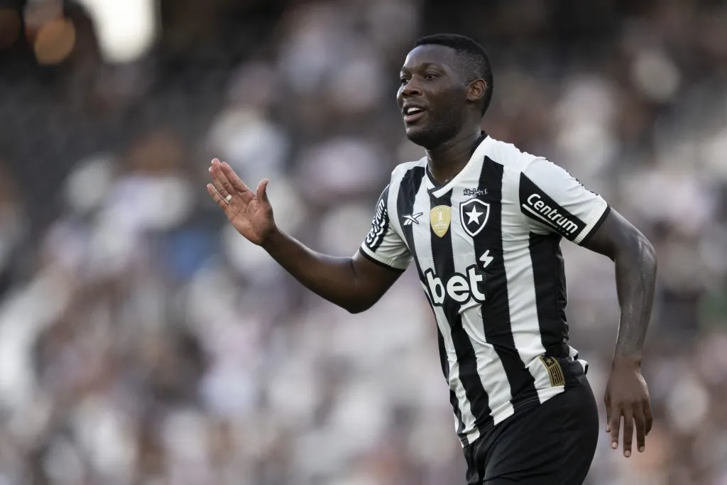 RJ – RIO DE JANEIRO – 22/03/2025 – AMISTOSO, BOTAFOGO X NOVORIZONTINO – Patrick de Paula jogador do Botafogo comemora seu gol durante partida contra o Novorizontino no estadio Engenhao pelo campeonato Amistoso. Foto: Jorge Rodrigues/AGIF