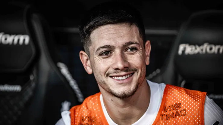 Rodrigo Garro durante partida do Corinthians. Foto: Leonardo Lima/AGIF