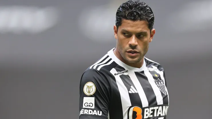 Hulk jogador do Atletico-MG reclama com a arbitragem durante partida contra o Athletico-PR no estadio Arena MRV pelo campeonato Brasileiro A 2024.