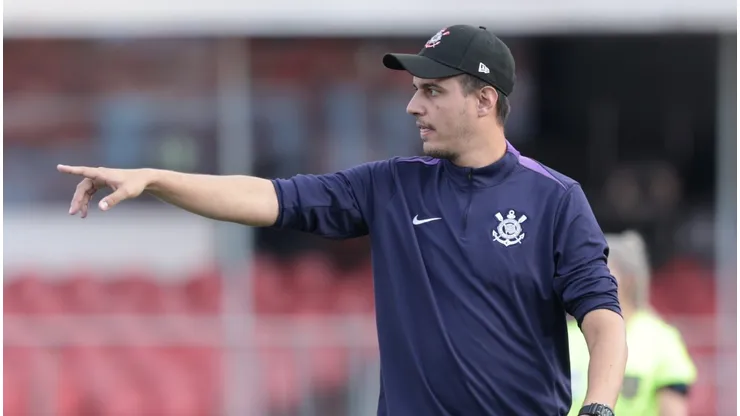 Lucas Piccinato, técnico do Corinthians . Foto: Marcello Zambrana/AGIF