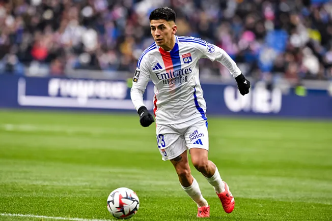 Thiago Almada atuando no Lyon-FRA em 2025 –  (Photo by Eurasia Sport Images/Getty Images)