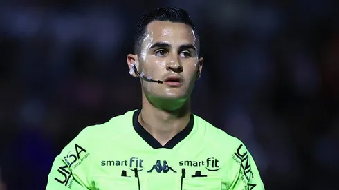 Árbitro Matheus Delgado Candançan. Foto: Marcello Zambrana/AGIF