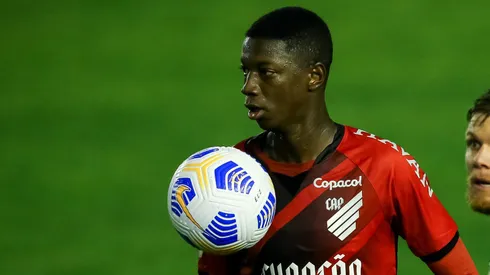Matheus Babi deixou o Athlético-PR rumo ao Juventude