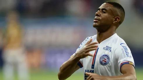 Erick jogador do Bahia comemora seu gol com jogadores do seu time durante partida contra o Sampaio Correa no estadio Arena Fonte Nova pelo campeonato Copa Do Nordeste 2025. Foto: Jhony Pinho/AGIF