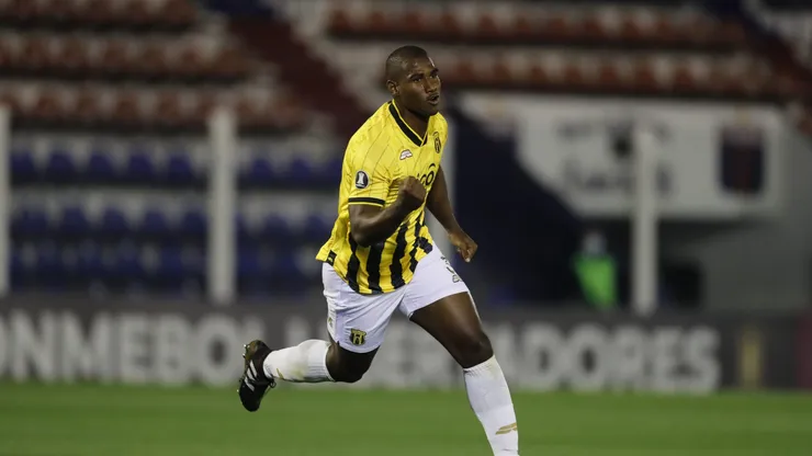 Jhohan Romaña of Guarani celebrates after scoring his team's first goal during a Copa Libertadores 2020 Group B match between Tigre and Guarani at Jose Dellagiovanna on October 01, 2020 in Tigre, Buenos Aires, Argentina.