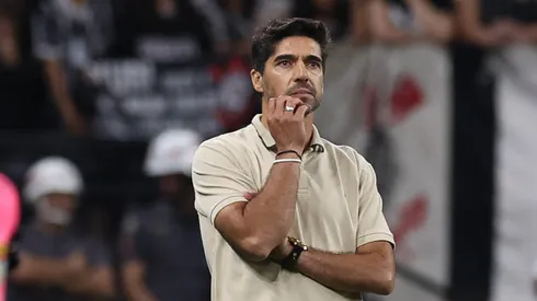 O técnico Abel Ferreira, da SE Palmeiras, em jogo contra a equipe do SC Corinthians P, durante partida válida pelas finais, do Campeonato Paulista, Série A1, na Neo Química Arena. (Foto: Cesar Greco/Palmeiras/by Canon)