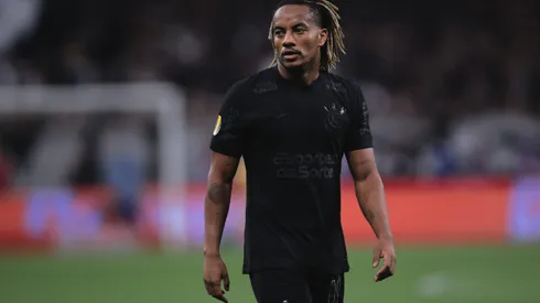 Carrillo durante clássico contra o Santos no Campeonato Paulista de 2025.