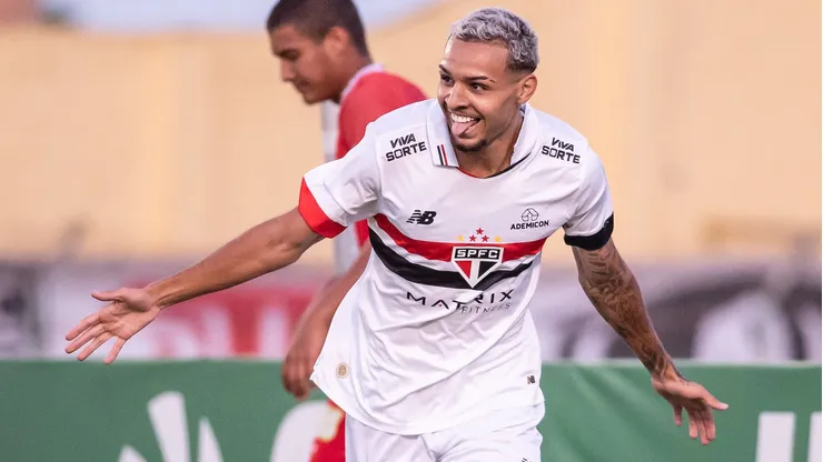 Foto: Guilherme Veiga / São Paulo FC - Matheus Alves comemorando gol na Copinha 2025.