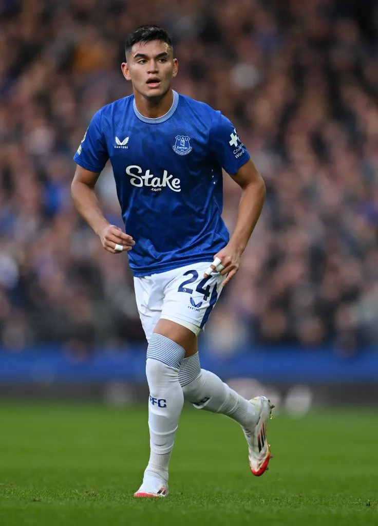 LIVERPOOL, ENGLAND – MARCH 15: Carlos Alcaraz of Everton in action during the Premier League match between Everton FC and West Ham United FC at Goodison Park on March 15, 2025 in Liverpool, England. (Photo by Michael Regan/Getty Images)