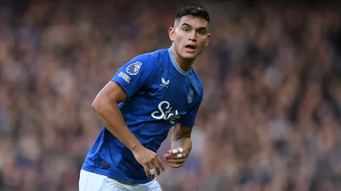 LIVERPOOL, ENGLAND – MARCH 15: Carlos Alcaraz of Everton in action during the Premier League match between Everton FC and West Ham United FC at Goodison Park on March 15, 2025 in Liverpool, England. (Photo by Michael Regan/Getty Images)