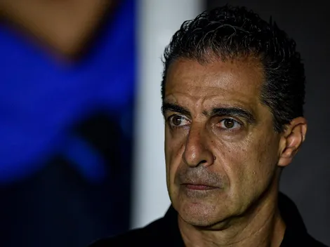 Botafogo acerta saída de meia para rival carioca e Paiva é avisado