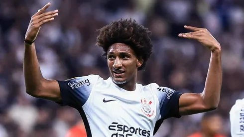 Talles Magno tem contrato até o meio do ano com o Corinthians.