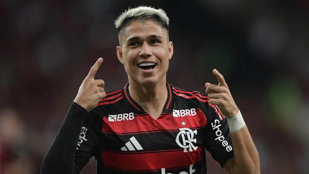 Luiz Araujo jogador do Flamengo comemora seu gol durante partida contra o Vasco no estadio Maracana pelo campeonato Carioca 2025. Foto: Thiago Ribeiro/AGIF