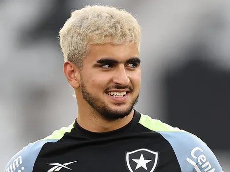 El Arouch, ex-Botafogo, estreia na Bélgica e desempenho chama atenção