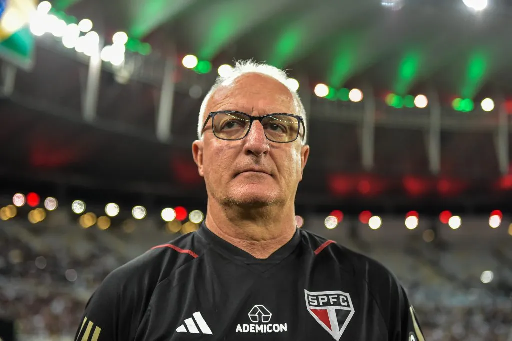 RJ – RIO DE JANEIRO – 22/11/2023 – BRASILEIRO A 2023, FLUMINENSE X SAO PAULO – Dorival Junior tecnico do Sao Paulo durante partida contra o Fluminense no estadio Maracana pelo campeonato Brasileiro A 2023. Foto: Thiago Ribeiro/AGIF