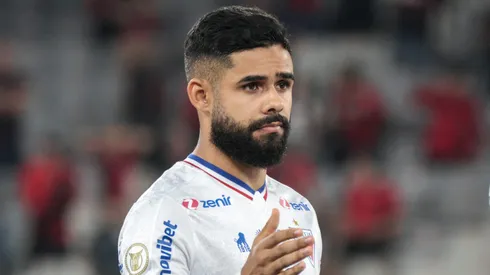 Felipe Jonatan durante confronto contra o Athletico-PR no Brasileirão 2024. Foto: Robson Mafra/AGIF