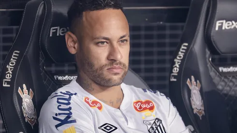 Neymar durante confronto contra o Corinthians no Campeonato Paulista de 2025.