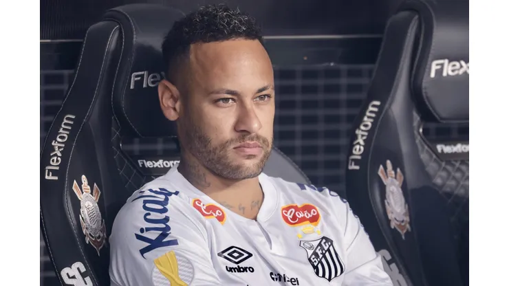 Neymar durante confronto contra o Corinthians no Campeonato Paulista de 2025.