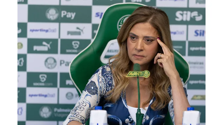 A presidente do Palmeiras leila pereira fala aos jornalistas sobre o caso de racismo sofrido pelo jogador do Palmeiras Luighi em jogo da Libertadores sub-20 antes de apresentacao oficial de Vitor Roque como jogador do Palmeiras em coletiva de imprensa realizada no CT Academia de Futebol. Foto: Ettore Chiereguini/AGIF