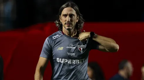Zubeldía durante confronto contra o Sport no Braileirão 2025.