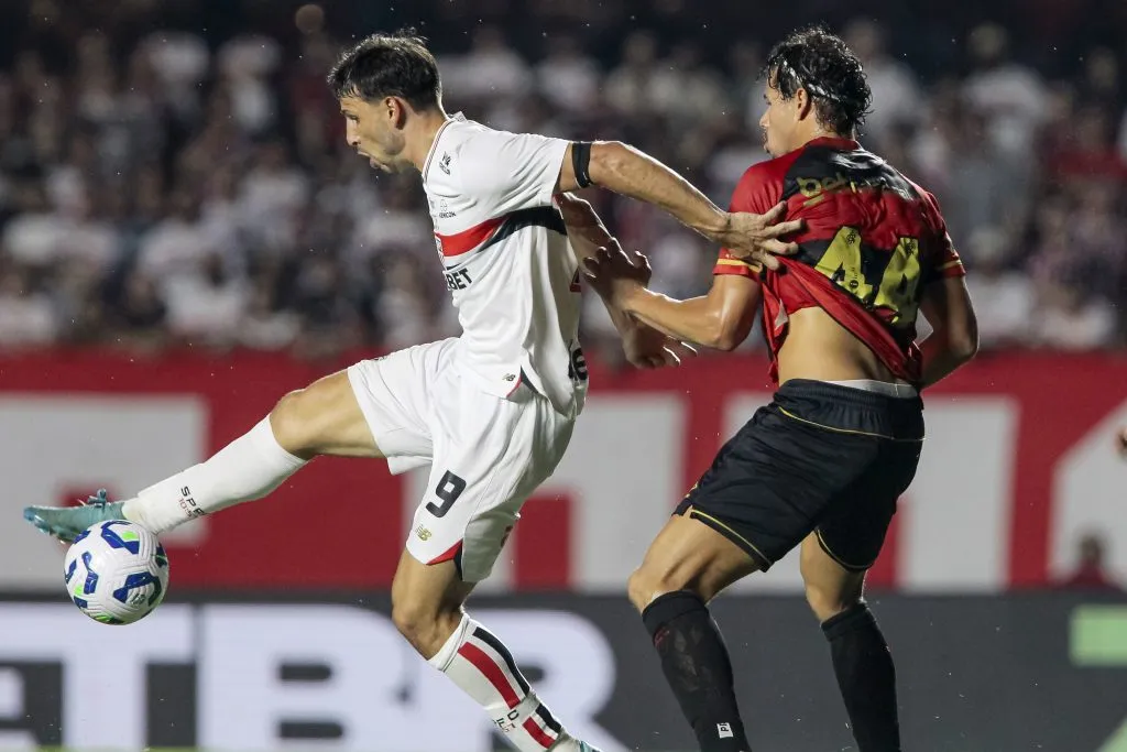 SP – SAO PAULO – 29/03/2025 – BRASILEIRO A 2025, SAO PAULO X SPORT – Calleri jogador do Sao Paulo durante partida contra o Sport no estadio Morumbi pelo campeonato Brasileiro A 2025. Foto: Marco Miatelo/AGIF