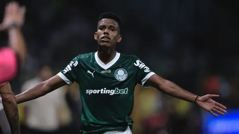 – Estevao jogador do Palmeiras