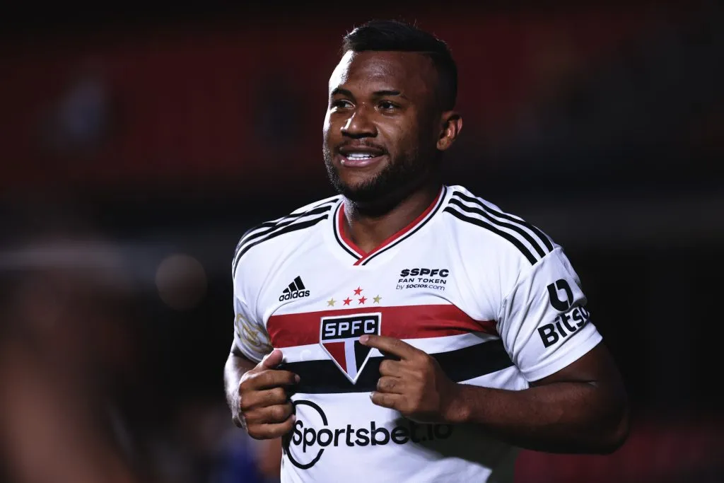 SP – Sao Paulo – 27/10/2022 – BRASILEIRO A 2022, SAO PAULO X ATLETICO-GO – Luan jogador do Sao Paulo comemora seu gol durante partida contra o Atletico-GO no estadio Morumbi pelo campeonato Brasileiro A 2022. Foto: Ettore Chiereguini/AGIF
