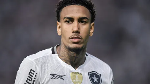 Rwan Cruz durante confronto contra o Vasco no Campeonato Carioca de 2025.