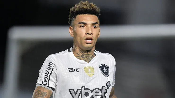 Igor Jesus durante confronto contra o Vasco no Campeonato Carioca de 2025.