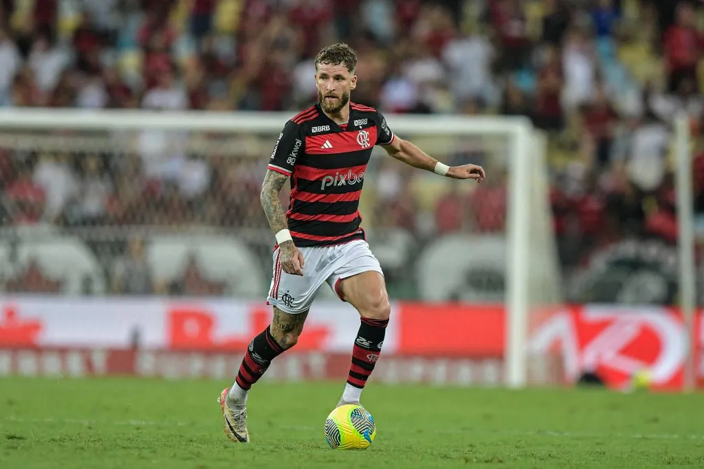 RJ – RIO DE JANEIRO – 02/10/2024 – COPA DO BRASIL 2024, FLAMENGO X CORINTHIANS – Leo Pereira jogador do Flamengo durante partida contra o Corinthians no estadio Maracana pelo campeonato Copa Do Brasil 2024. Foto: Thiago Ribeiro/AGIF