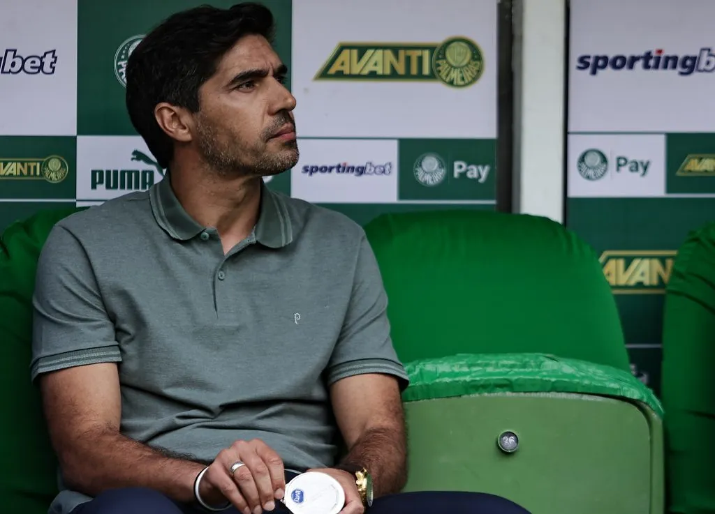 SP – SAO PAULO – 30/03/2025 – BRASILEIRO A 2025, PALMEIRAS X BOTAFOGO –  Abel Ferreira tecnico do Palmeiras durante partida contra o Botafogo no estadio Arena Allianz Parque pelo campeonato Brasileiro A 2025. Foto: Fabio Giannelli/AGIF