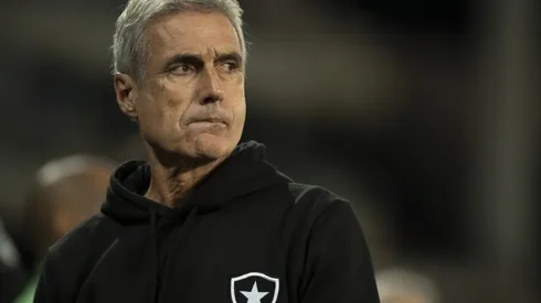 Luís Castro, no Nilton Santos, durante sua passagem no Botafogo.
