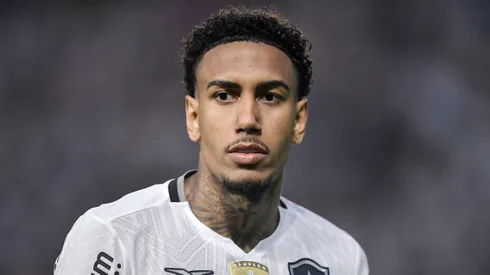 RJ - RIO DE JANEIRO - 23/02/2025 - CARIOCA 2025, VASCO X BOTAFOGO - Rwan Cruz jogador do Botafogo durante partida contra o Vasco no estadio Sao Januario pelo campeonato Carioca 2025. Foto: Thiago Ribeiro/AGIF