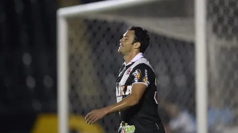 Kleber do Vasco lamenta chance perdida durante partida contra o Boa Esporte no estadio Sao Januario pelo Campeoanto Brasileiro B 2014.