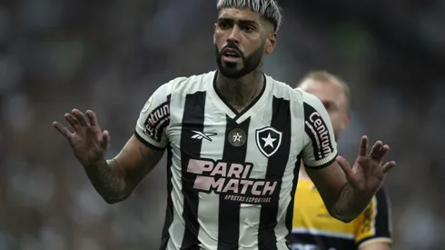 Barboza jogador do Botafogo durante partida contra o Criciuma no estadio Maracana pelo campeonato Brasileiro A 2024. Foto: Jorge Rodrigues/AGIF