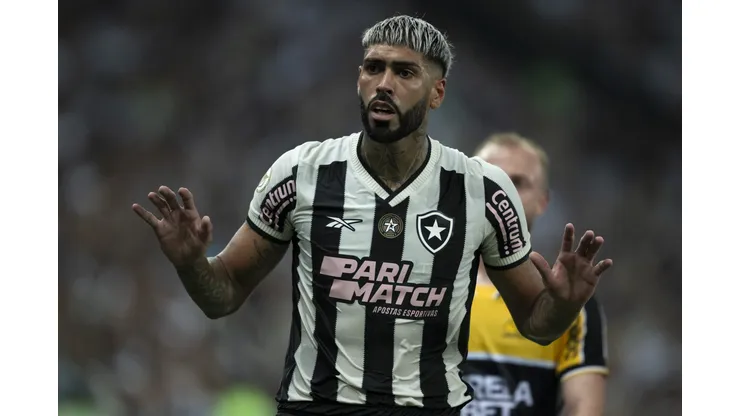Barboza jogador do Botafogo durante partida contra o Criciuma no estadio Maracana pelo campeonato Brasileiro A 2024. Foto: Jorge Rodrigues/AGIF