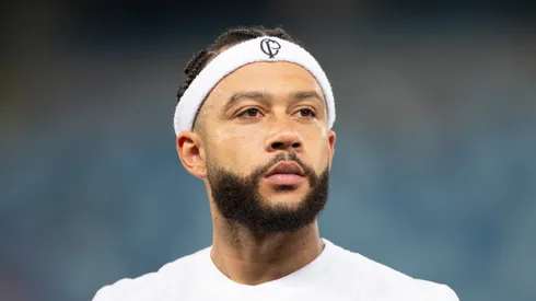 Memphis Depay durante confronto contra o Cuiabá no Brasileirão de 2024.