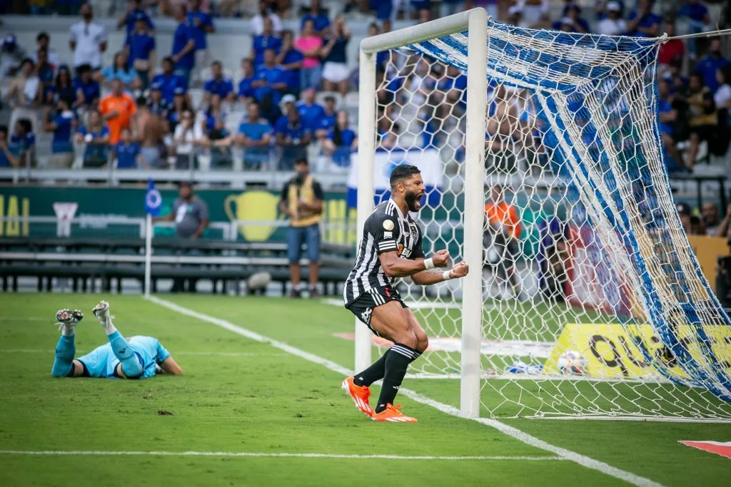 MG – BELO HORIZONTE – 07/04/2024 – MINEIRO 2024, CRUZEIRO X ATLETICO-MG – FINAL 2 – Hulk jogador do Atletico-MG comemora seu gol durante partida contra o Cruzeiro no estadio Mineirao pelo campeonato Mineiro 2024. Foto: Fernando Moreno/AGIF