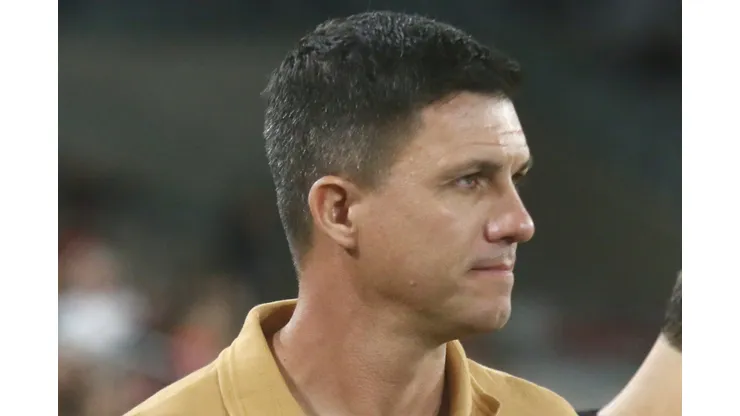 Maurício Barbieri durante confronto contra o Maringá no Campeonato Paranaense de 2025.