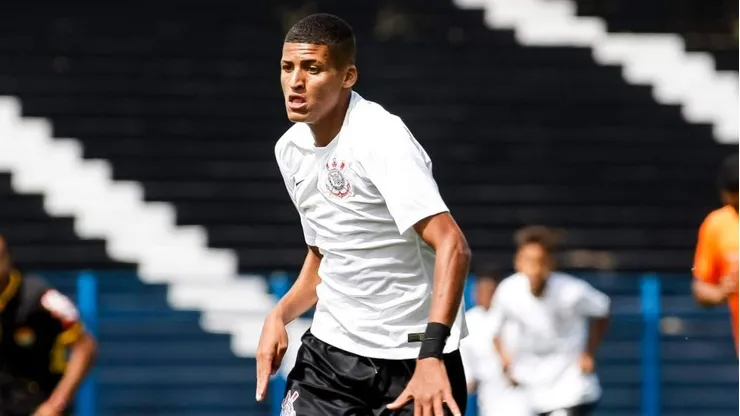 Foto: Rodrigo Gazzanel / Agência Corinthians - Rodrigo Varanda em ação nas categorias de base do Corinthians.
