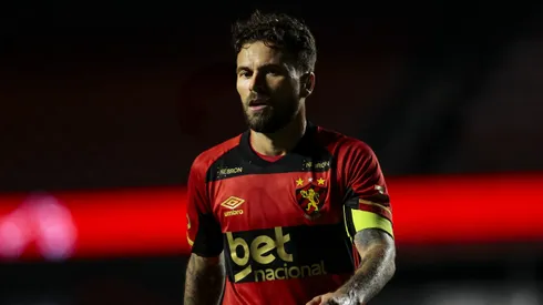 Lucas Lima em partida pelo Sport. Foto: Marco Miatelo/AGIF